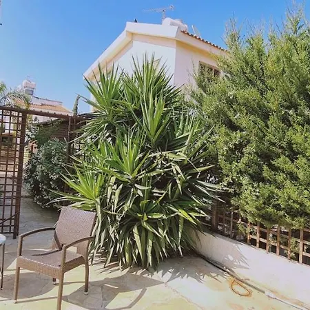 Swallow's Nest וילה איה נאפה